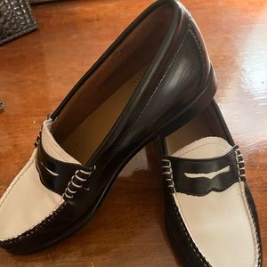 Bass Black + White Loafers (no scuffs)